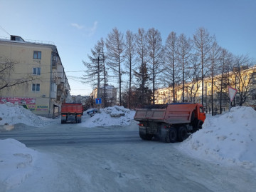 КУДЕЗ ПРИСТУПИЛО К ВЫВОЗУ СНЕГА ИЗ ДВОРОВ