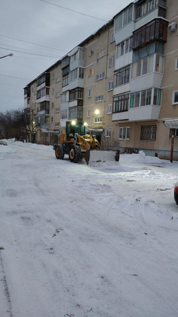СИЛЫ ПОДРЯДЧИКОВ В НОВОГОДНИЕ КАНИКУЛЫ БЫЛИ БРОШЕНЫ НА БОРЬБУ СО СНЕГОМ