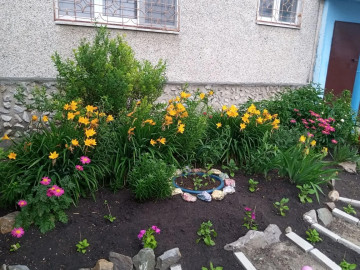В КРАСНОГОРСКОМ РАЙОНЕ ВНОВЬ ПРЕДЛАГАЮТ ПОБОРОТЬСЯ ЗА ЗВАНИЯ «ЛУЧШИЙ ДВОРНИК», «ЛУЧШИЙ ПАЛИСАДНИК» И «ЛУЧШАЯ КЛУМБА