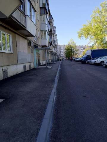 ДО СДАЧИ ПЕРВОЙ В ЭТОМ ГОДУ «КОМФОРТНОЙ СРЕДЫ» ОСТАЛОСЬ ОКОЛО МЕСЯЦА, А ДВОРОВУЮ ЛОКАЦИЮ УЖЕ НЕ УЗНАТЬ