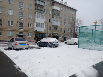 ВО ДВОРАХ, НАХОДЯЩИХСЯ В ВЕДЕНИИ КУДЕЗ, ВНОВЬ АКТИВНО ВЕДЕТСЯ МЕХАНИЗИРОВАННАЯ УБОРКА