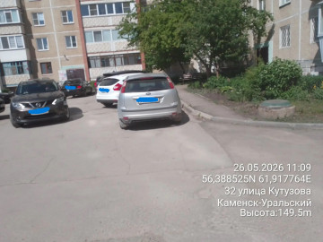 ЖИЛЬЦЫ ЮЖНОГО МИКРОРАЙОНА ПАРАЛИЗОВАЛИ ПОДЪЕЗД К ОДНОЙ ИЗ МЕСТНЫХ КОНТЕЙНЕРНЫХ ПЛОЩАДОК