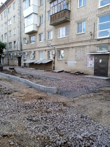 В ЛОКАЦИИ, БЛАГОУСТРАИВАЕМОЙ ПО «КОМФОРТНОЙ СРЕДЕ», ПОЛНЫМ ХОДОМ КИПИТ РЕМОНТ