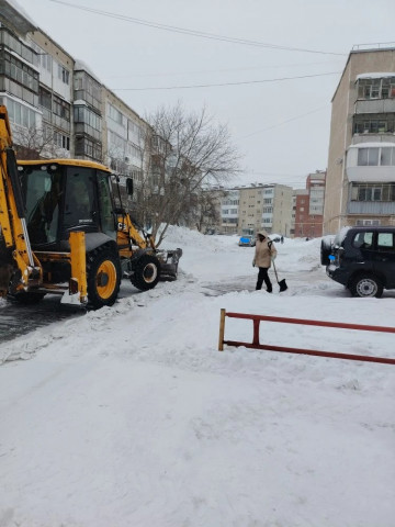 ЖИЛЬЦЫ МНОГОКВАРТИРНЫХ ДОМОВ РЕГУЛЯРНО НЕ РЕАГИРУЮТ НА ПРОСЬБЫ УБРАТЬ МАШИНЫ ДЛЯ ПРОВЕДЕНИЯ МЕХАНИЗИРОВАННОЙ УБОРКИ
