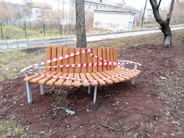 ЕЩЕ В ДВУХ ДВОРАХ ПОЯВИЛИСЬ НОВЫЕ ДЕТСКИЕ ГОРОДКИ