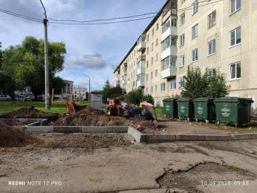 В СТАРОЙ КРАСНОГОРКЕ РЕКОНСТРУИРУЕТСЯ ЕЩЕ ОДНА КОНТЕЙНЕРНАЯ ПЛОЩАДКА