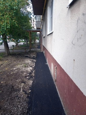 В СИНАРСКОМ РАЙОНЕ ЕЩЕ В ОДНОМ ДВОРЕ ЗАВЕРШИЛСЯ РЕМОНТ ОТМОСТКИ