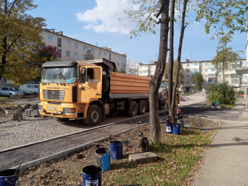 ПРЕОБРАЖЕНИЕ ДВОРОВ ЛЕНИНСКОГО ПОСЕЛКА НА ЛИЧНОМ КОНТРОЛЕ РУКОВОДСТВА КУДЕЗ